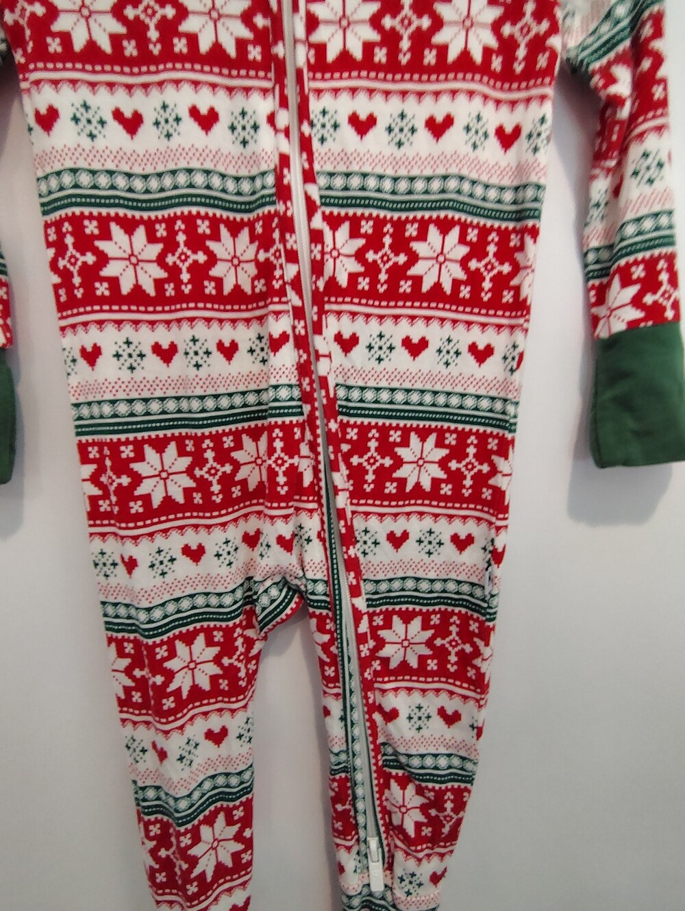 Bums And Roses Christmas Sleeper - Picture 2 of 4